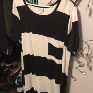 LuLaRoe 2X Plus Size Black/White Striped Carly
